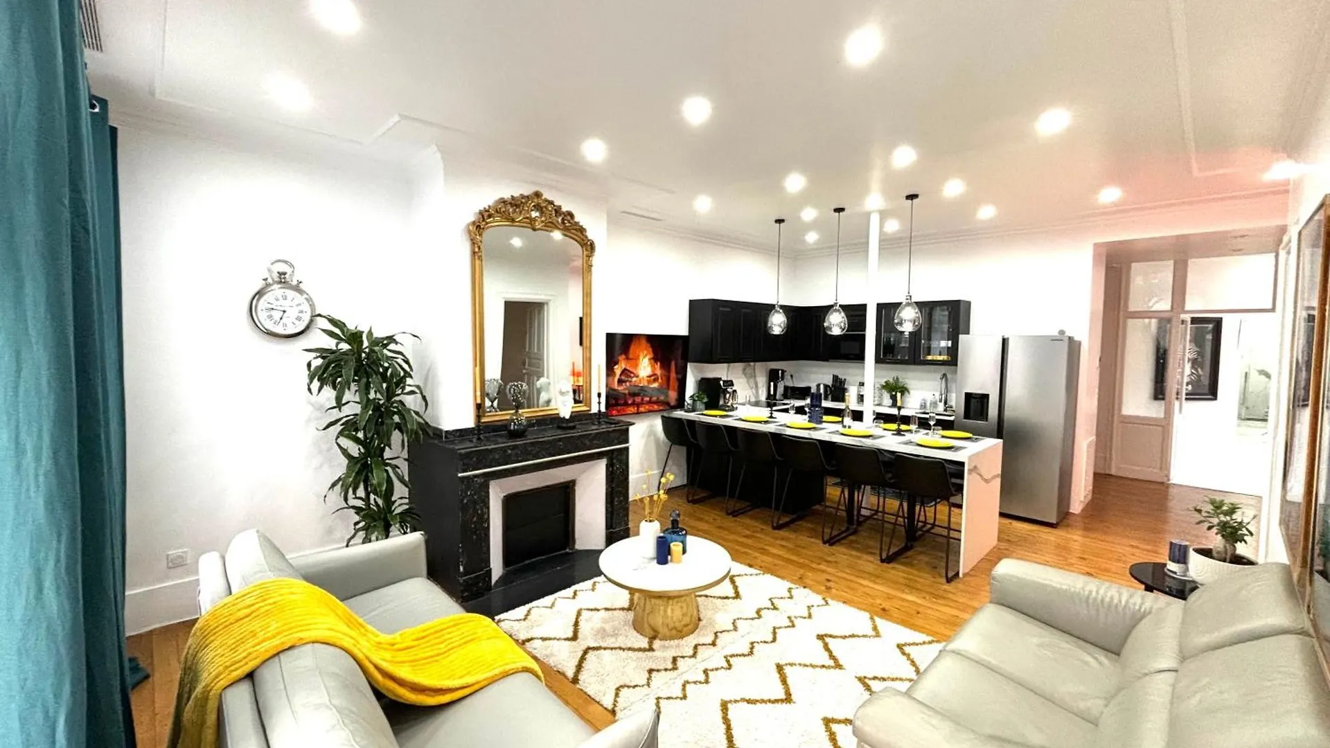 Appartement Coeur Capitole 122M2- Clim - Parking - Ascenseur- Metro à Toulouse 0*,  France