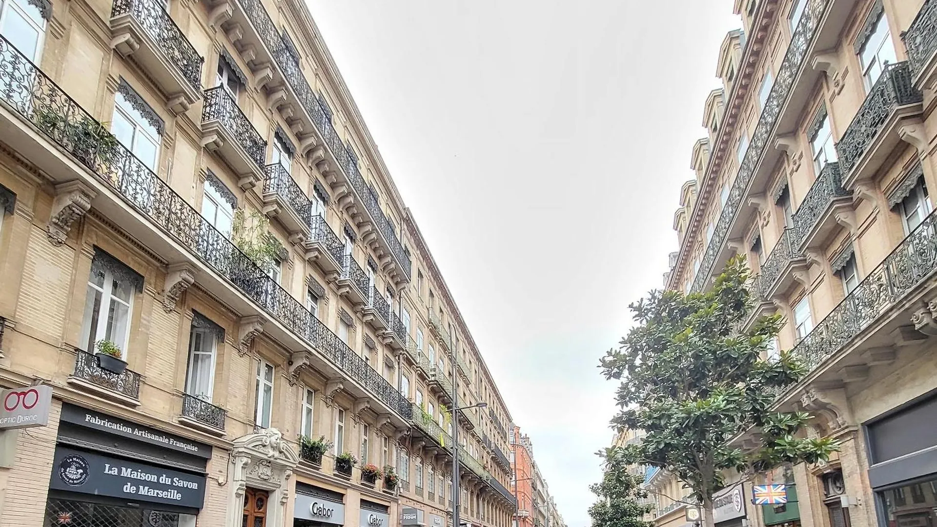 Appartement Coeur Capitole 122M2- Clim - Parking - Ascenseur- Metro à Toulouse France